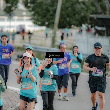 Runner Photo 8325365