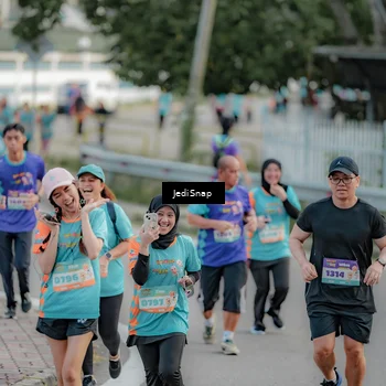Runner Photo 8325368