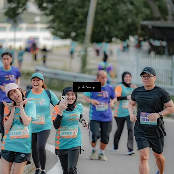 Runner Photo 8325375
