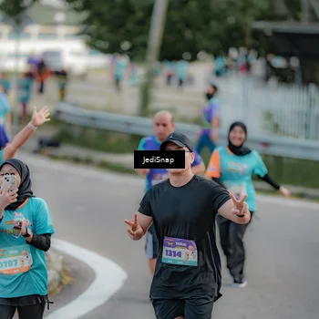 Runner Photo 8325379