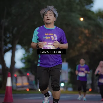 Runner Photo 8325384