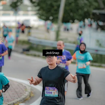 Runner Photo 8325390