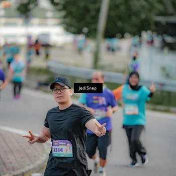 Runner Photo 8325398