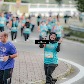Runner Photo 8325415