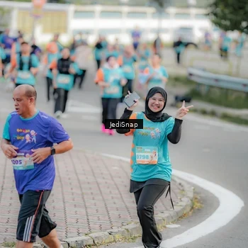 Runner Photo 8325423