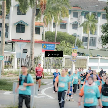 Runner Photo 8325428