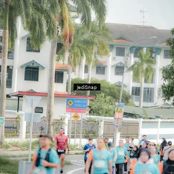 Runner Photo 8325432