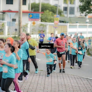 Runner Photo 8325513