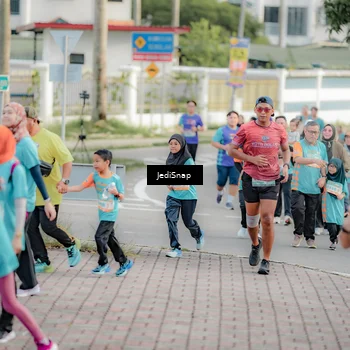 Runner Photo 8325516