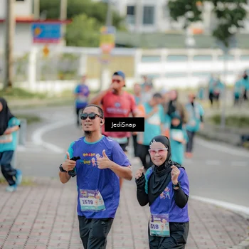 Runner Photo 8325524