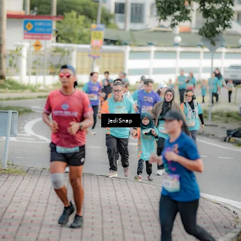 Runner Photo 8325545