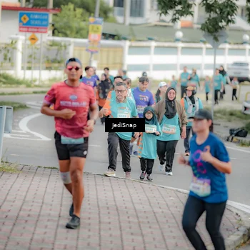 Runner Photo 8325548
