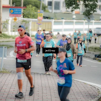 Runner Photo 8325554