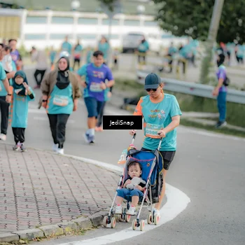 Runner Photo 8325559