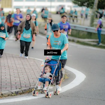 Runner Photo 8325567