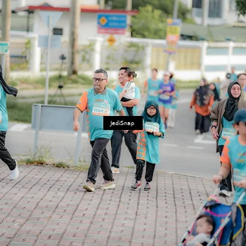 Runner Photo 8325576