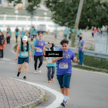 Runner Photo 8325592