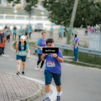 Runner Photo 8325596
