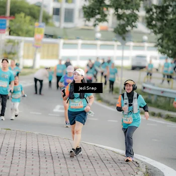 Runner Photo 8325619
