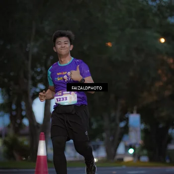 Runner Photo 8325621