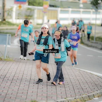 Runner Photo 8325635