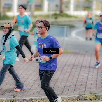 Runner Photo 8325660