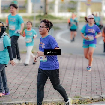 Runner Photo 8325662