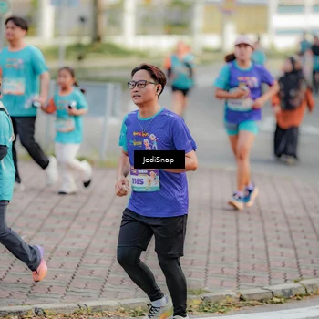 Runner Photo 8325665