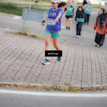 Runner Photo 8325671