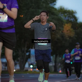 Runner Photo 8325676