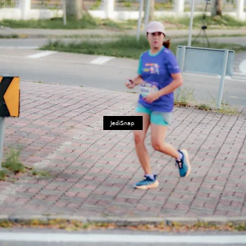 Runner Photo 8325677