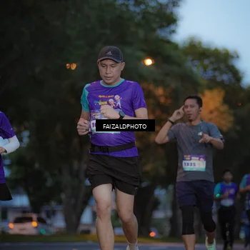 Runner Photo 8325699