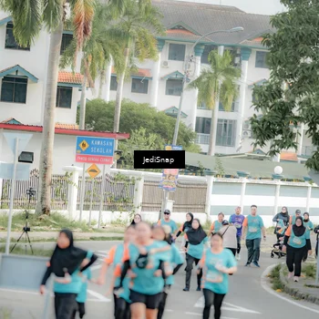 Runner Photo 8325722