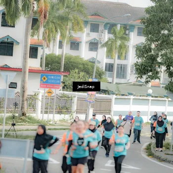 Runner Photo 8325723
