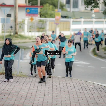Runner Photo 8325737