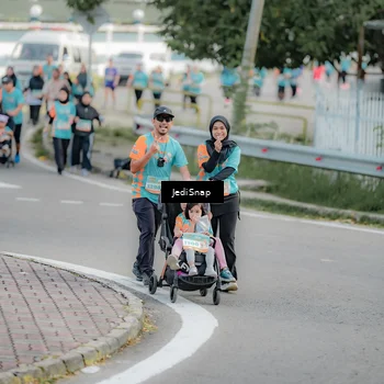 Runner Photo 8325796