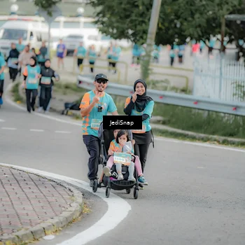 Runner Photo 8325799
