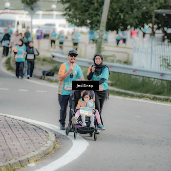 Runner Photo 8325800