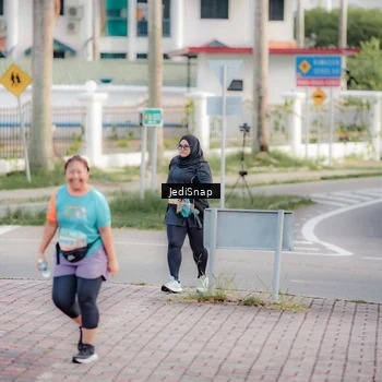 Runner Photo 8325918