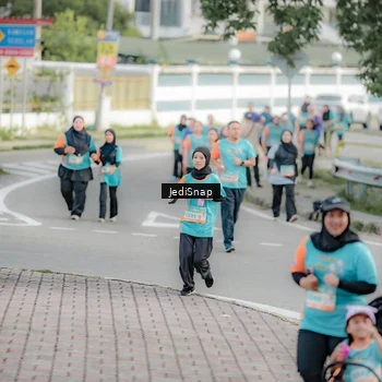 Runner Photo 8325931