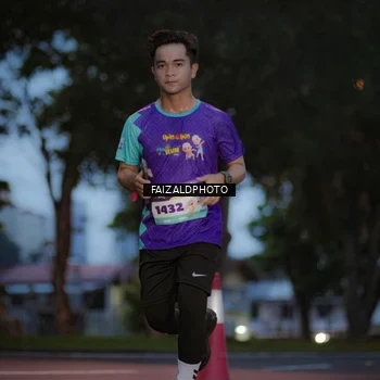 Runner Photo 8325981