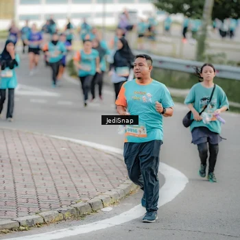 Runner Photo 8325987
