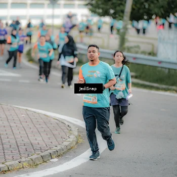 Runner Photo 8325993