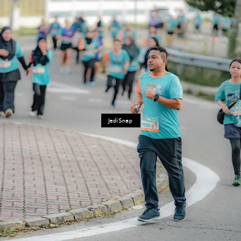 Runner Photo 8326000