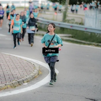Runner Photo 8326003