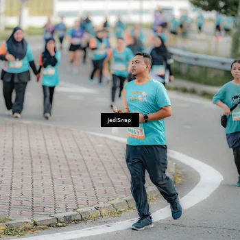 Runner Photo 8326005