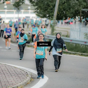 Runner Photo 8326057