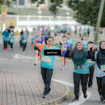 Runner Photo 8326060