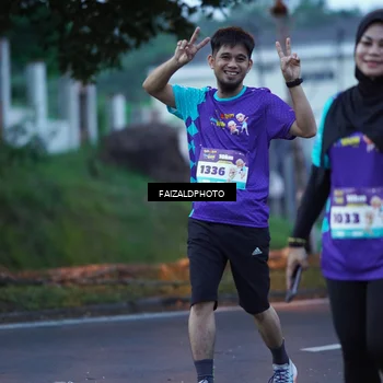 Runner Photo 8326100