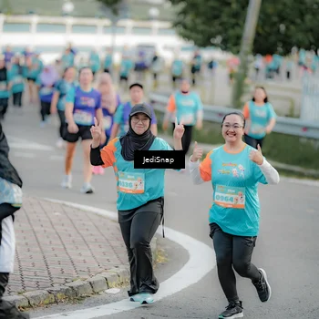 Runner Photo 8326102